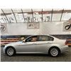 Image 23 : E4 --  2009 BMW 323I , Silver, 162854 KM
