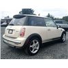 Image 13 : A8 --  2004 MINI COOPER , White, 212,213 KM