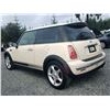 Image 19 : A8 --  2004 MINI COOPER , White, 212,213 KM