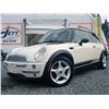Image 2 : A8 --  2004 MINI COOPER , White, 212,213 KM