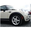 Image 34 : A8 --  2004 MINI COOPER , White, 212,213 KM