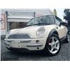 Image 3 : A8 --  2004 MINI COOPER , White, 212,213 KM