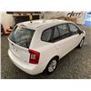 Image 16 : B4 --  2012 KIA RONDO, White, 88614 KM