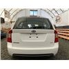 Image 18 : B4 --  2012 KIA RONDO, White, 88614 KM