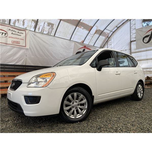B4 --  2012 KIA RONDO, White, 88614 KM