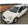 Image 4 : B4 --  2012 KIA RONDO, White, 88614 KM