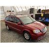 Image 12 : D2 --  2015 CHRYSLER TOWN AND COUNTRY TOURING , Red, 213666 KM
