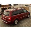 Image 17 : D2 --  2015 CHRYSLER TOWN AND COUNTRY TOURING , Red, 213666 KM