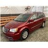 Image 4 : D2 --  2015 CHRYSLER TOWN AND COUNTRY TOURING , Red, 213666 KM