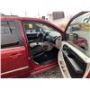 Image 55 : D2 --  2015 CHRYSLER TOWN AND COUNTRY TOURING , Red, 213666 KM