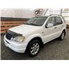 Image 3 : D3 --  2000 MERCEDES ML430 AWD, White, 161166 KM