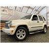 Image 1 : D6 --  2005 JEEP LIBERTY LIMITED 4X4, White, 241565 KM