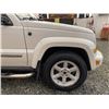 Image 28 : D6 --  2005 JEEP LIBERTY LIMITED 4X4, White, 241565 KM