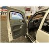 Image 51 : D6 --  2005 JEEP LIBERTY LIMITED 4X4, White, 241565 KM