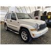 Image 6 : D6 --  2005 JEEP LIBERTY LIMITED 4X4, White, 241565 KM