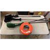 Image 1 : LOT OF GOLF CLUBS AND EXTENSION CORD