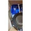 Image 2 : BOX OF COOKWARE, MIXING BOWL, ANCHOR CASSEROLE DISH AND MORE