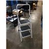 Image 1 : LITE 3 STEP FOLDING PAINTERS LADDER