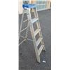 Image 2 : ALUMINUM 5 FOOT A FRAME LADDER