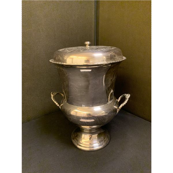 VINTAGE  SILVERPLATE  ICE / CHAMPAGNE BUCKET