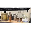 Image 2 : LOT OF 5 VASES