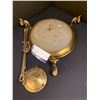 Image 2 : VINTAGE LIGHT FIXTURE CHANDELIER