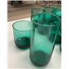 Image 3 : LOT OF 27 GREEN GLASSES 2 SIZES