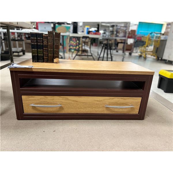 CHEST WITH DRAWERS
