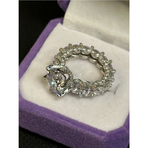 RING  WITH MOISSANITE,SIZE:5