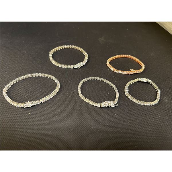 LOT OF 5 BRACELETS, ASST