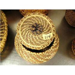 Pine needle basket with small pine cone top 4" tall from Oregon (39)