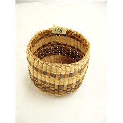 Cedar 3" basket with black design (39)