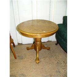 Small round end table (39)