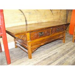 2-drawer coffee table has small hole on top h.20", l.61", d.24" (300)