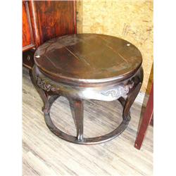 Round coffee table h.26", 34" around (300)