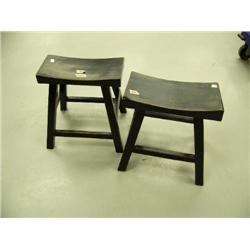 Pair of black stools damage on 1 leg h. 19" (300)