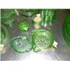 Image 3 : 18 pieces of green depression glass: covered candy dish; salt and pepper shakers; salt dips; toothpi