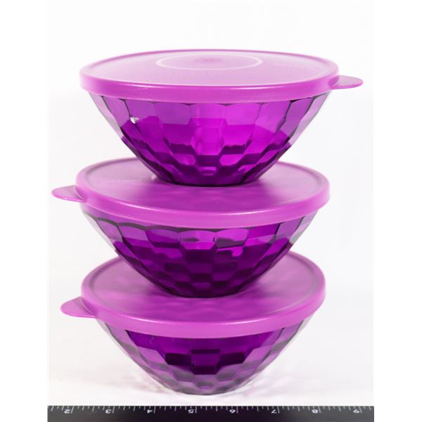 SET OF 3 TUPPERWARE BOWLS WITH LIDS