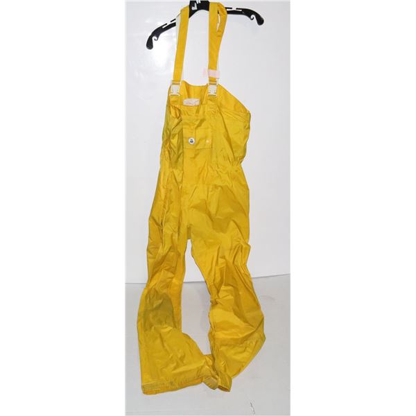 YELLOW SAILING COVERALLS SIZE MEDIUM