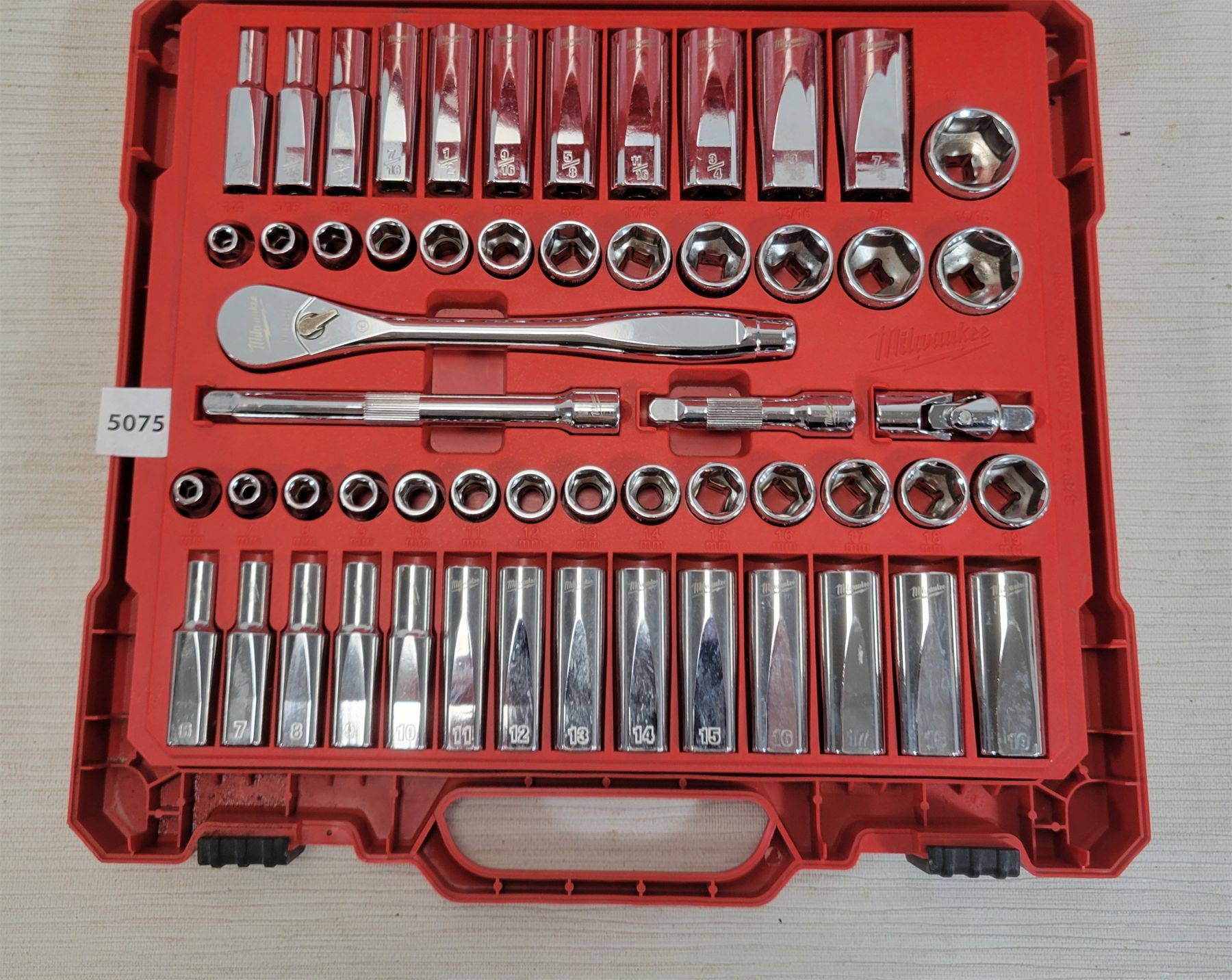 MILWAUKEE 56PC 3/8 IN. DRIVE SOCKET SET