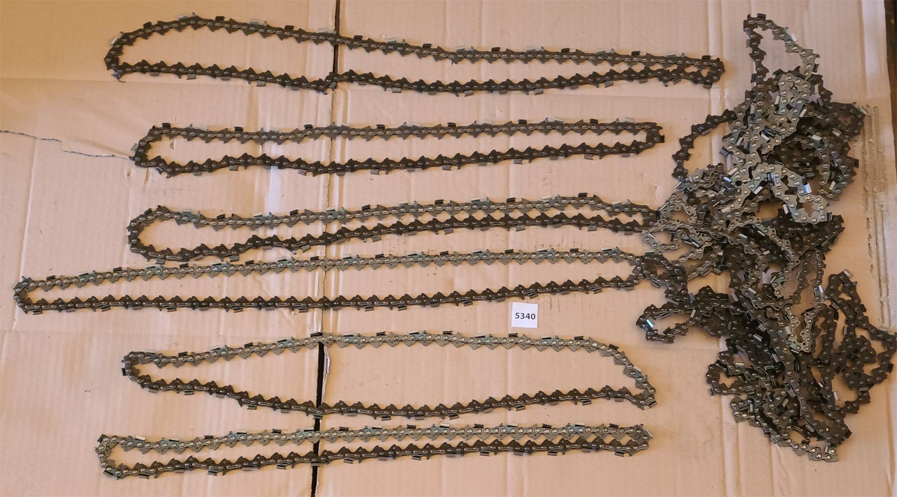 13 Chain LOT OF 13 - CHAIN SAW CHAINS
