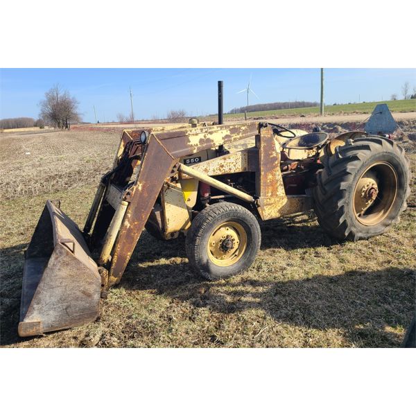 COCKSHUTT MODEL 588 LOADER TRACTOR W/ 5 FT BUCKET 