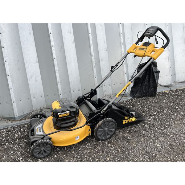 DEWALT SELF DRIVE 20V LAWN MOWER - AS NEW - NO BATTERY