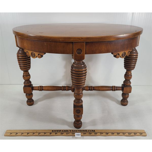 WALNUT OVAL SIDETABLE