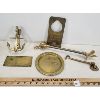 Image 1 : JOB LOT - BRASS COLLECTIBLES - INCL HOTEL QUEEN MARY DOOR SIGN, ASHTRAY & PRESS, ETC.