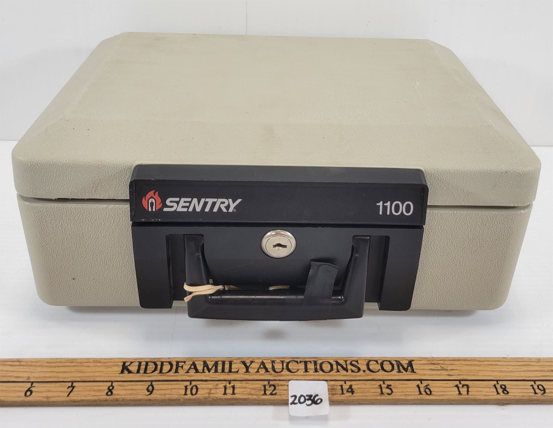SENTRY INSULATED FILING BOX W/ KEY - Kidd Family Auctions