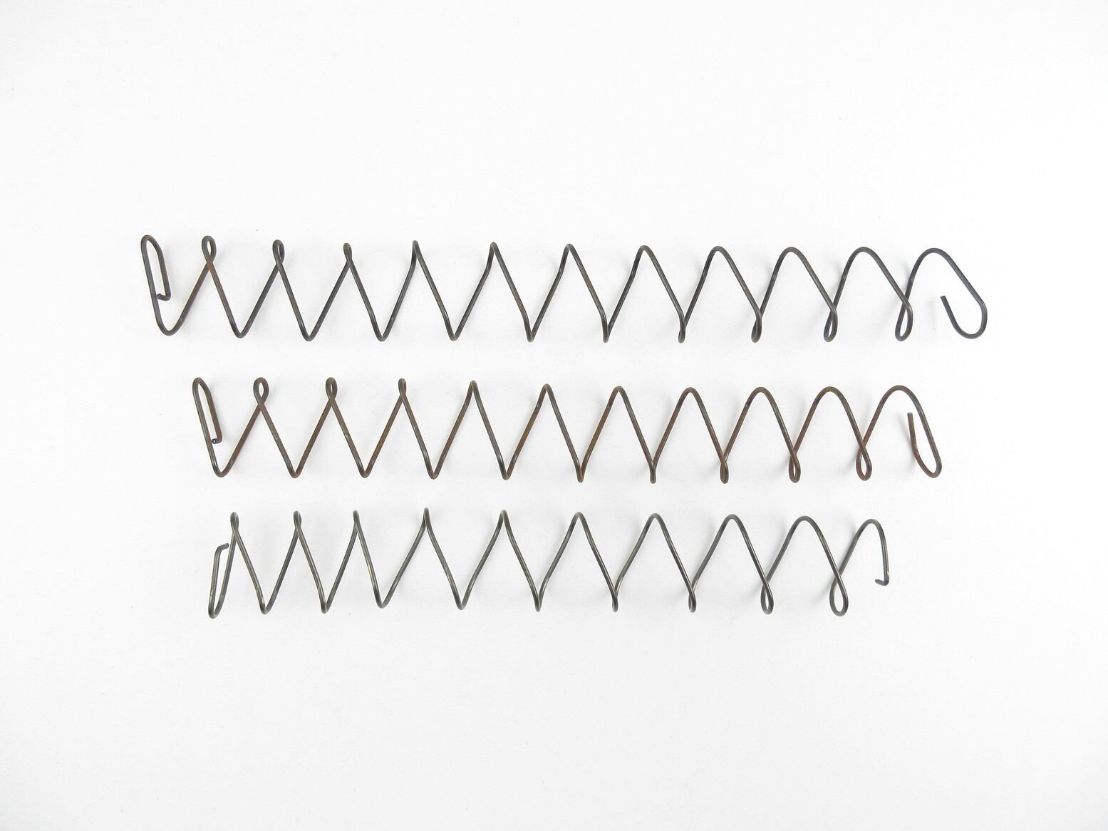 ASSORTED GLOCK PISTOL MAGAZINE SPRINGS LOT assorted-glock-pistol-magazine-springs-lot