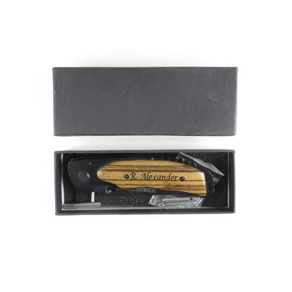 SCHRADE ESSENTIAL FOLDING KNIFE