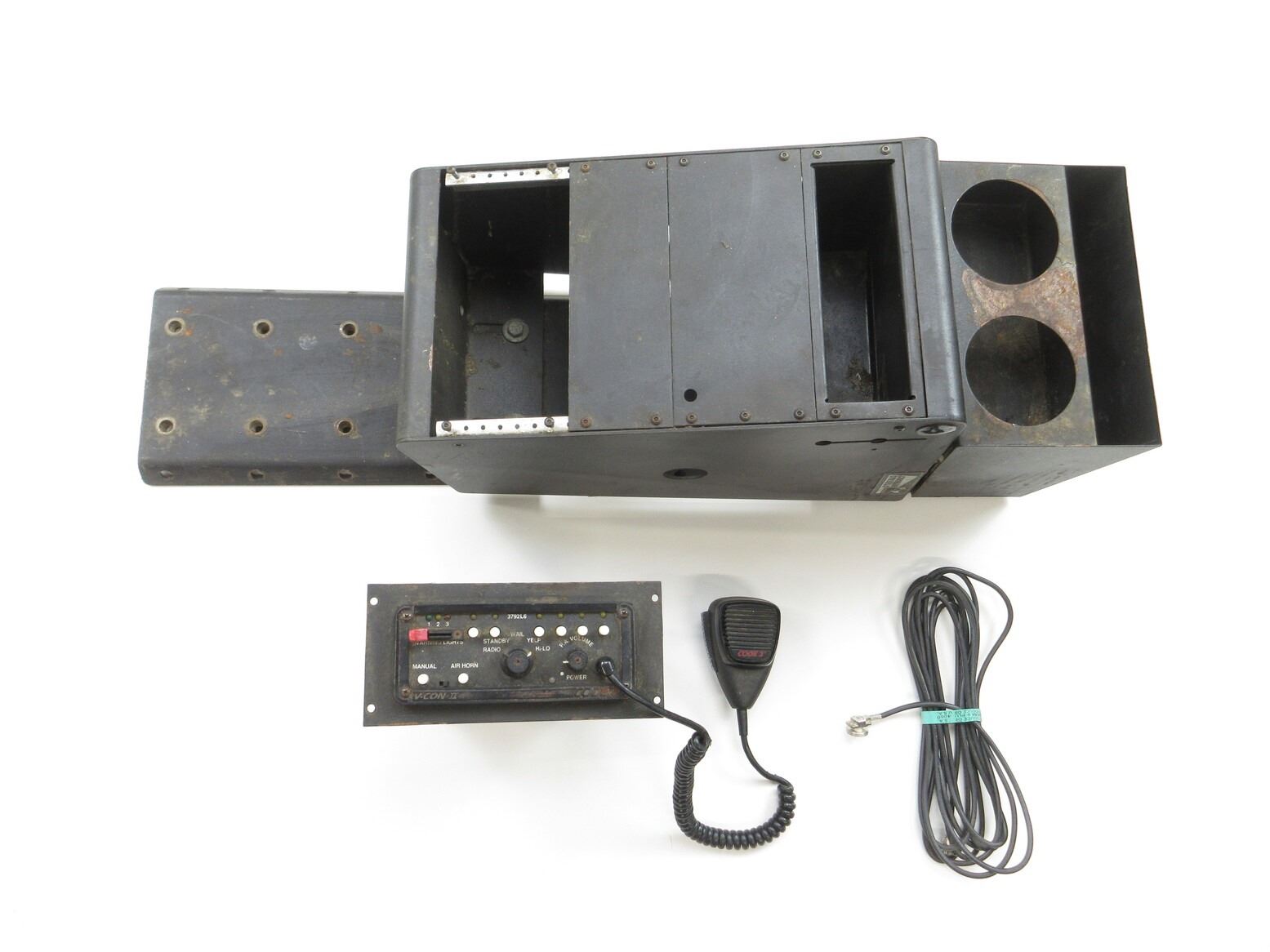 CODE 3 V-CON II SIREN, POLICE CAR MIDDLE CONSOLE AND ETC. LOT