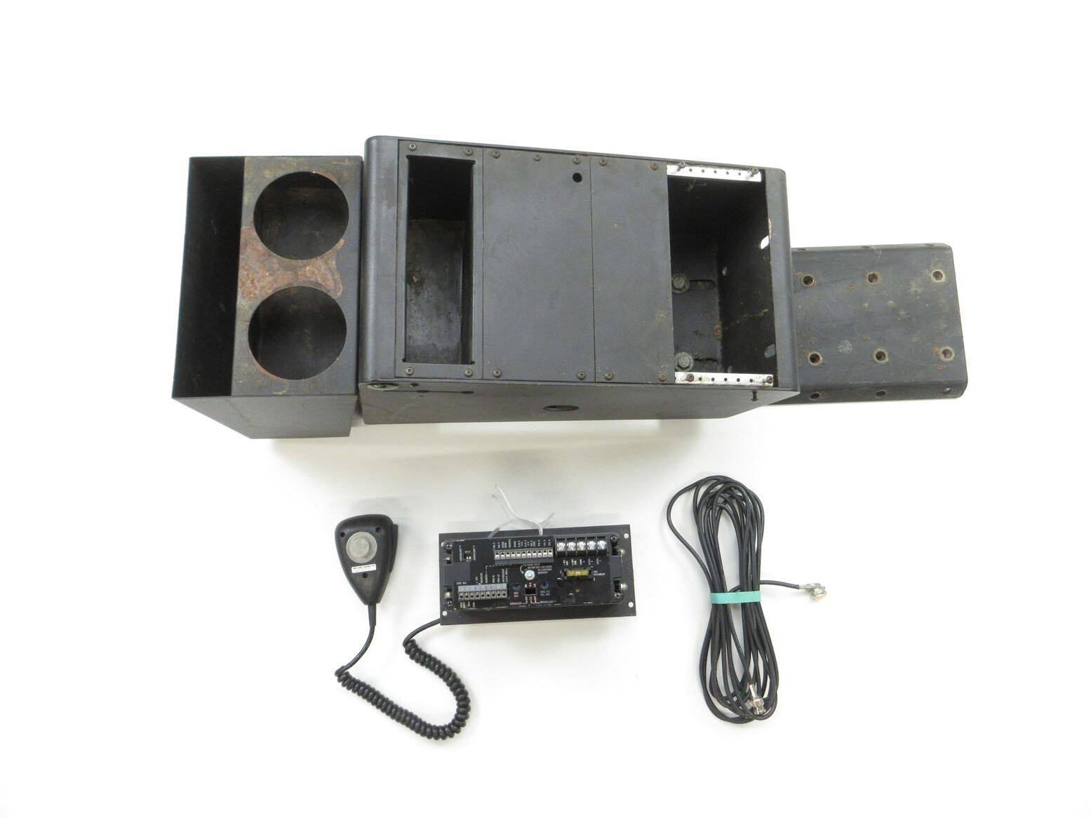 CODE 3 V-CON II SIREN, POLICE CAR MIDDLE CONSOLE AND ETC. LOT